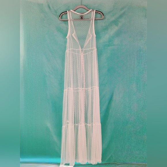 Gorgeous Vylette white lace tiered maxi Swim cover-up size M - Picture 8 of 8